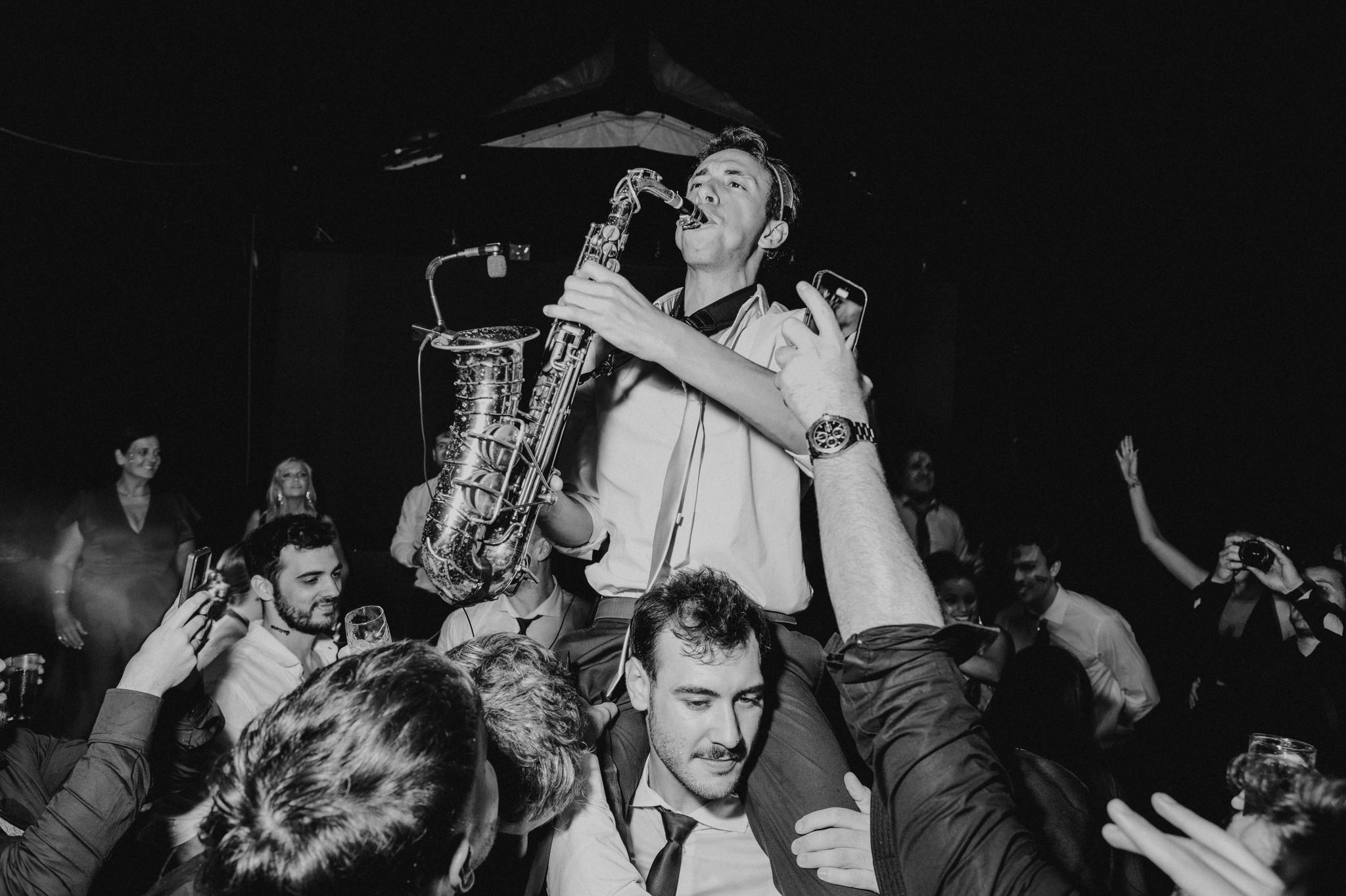 Gonzalo Bucci Saxo en Hombros Show TOP